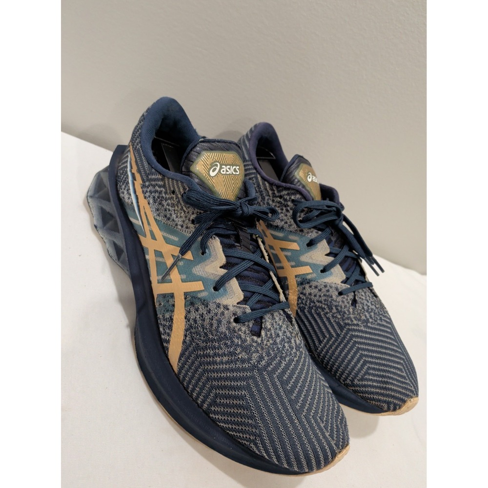 Asics Womens Novablast Pixel Noise Lightweight Running Shoes Sz 10 F451120